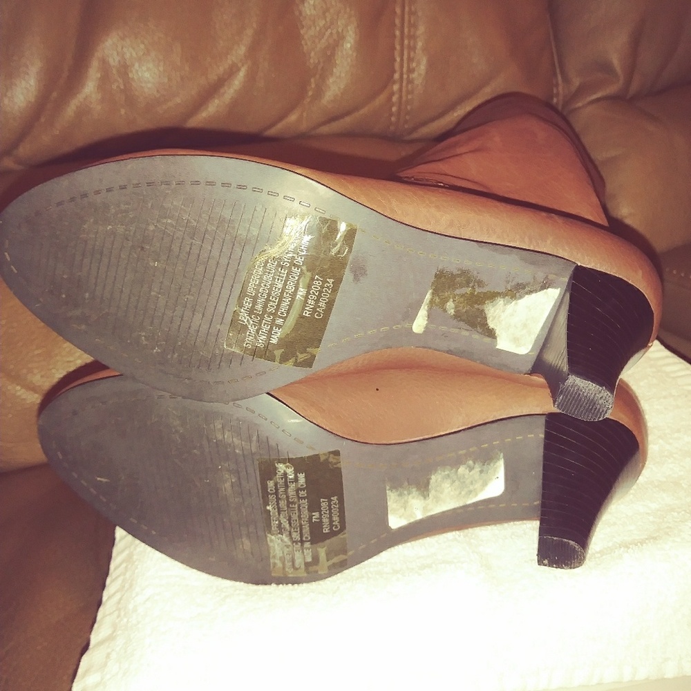 Boots - Picture 4 of 4